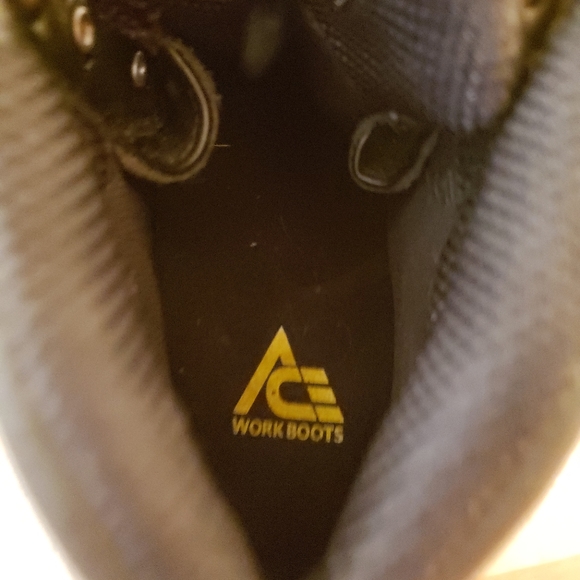 Shoes - Picture 5 of 5